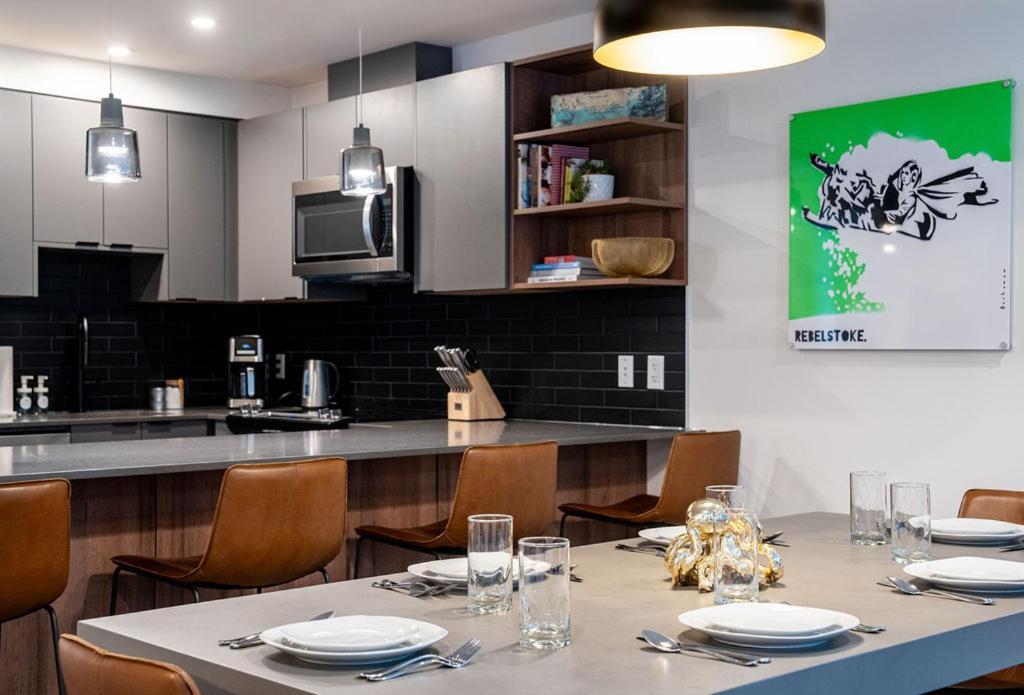 Ferienwohnung Revel In The Stoke By Revelstoke Vacations Exterior foto